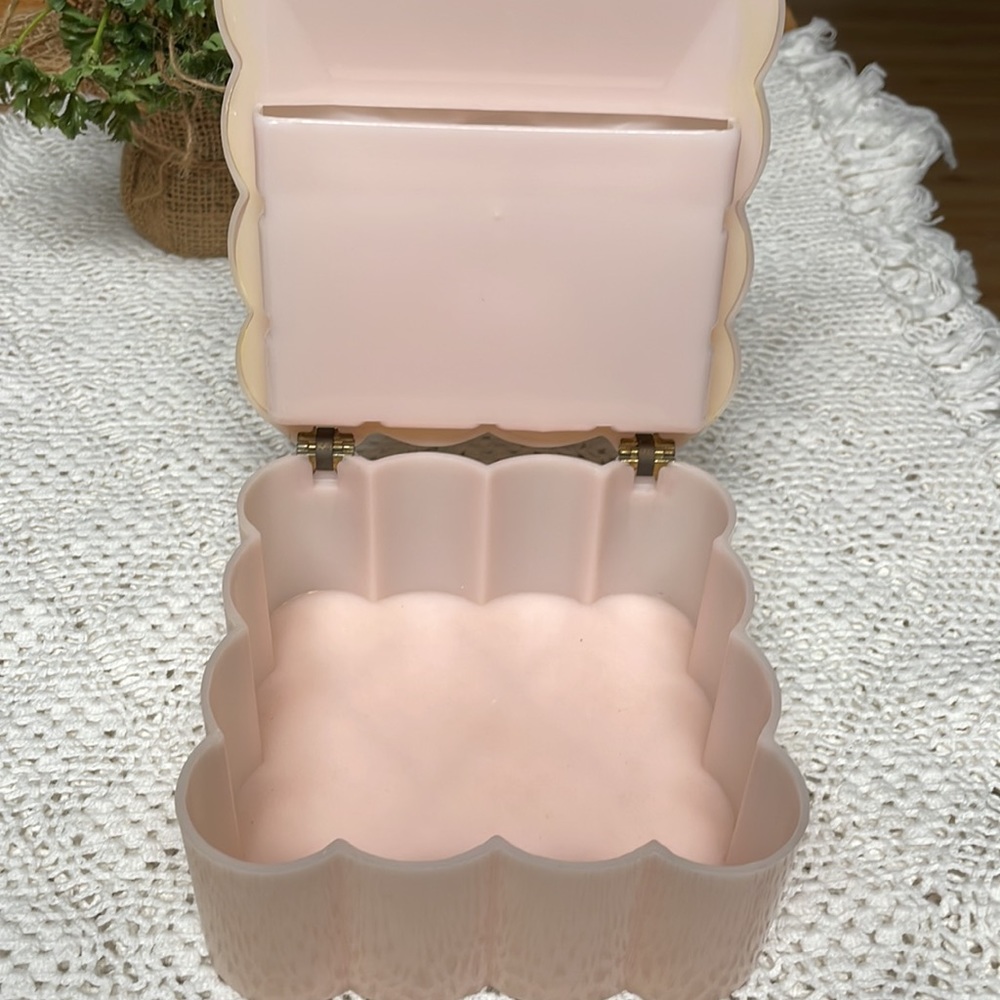 VTG Vanity Box - Picture 4 of 11